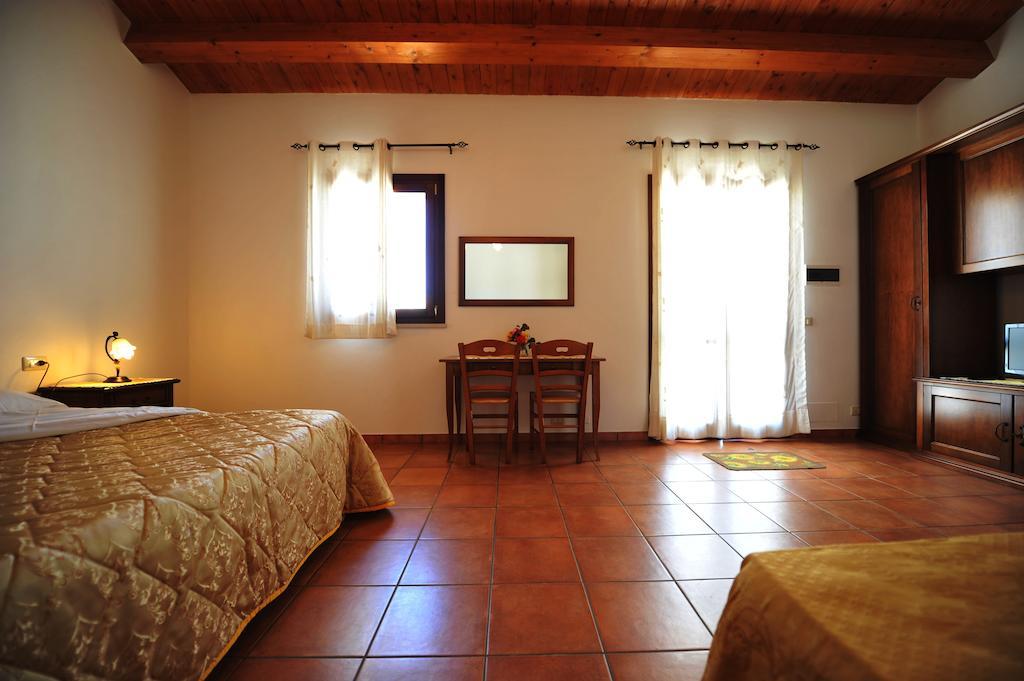 Pietre Nere San Zagaria Oasi Di Cava Ispicaヴィラ 部屋 写真